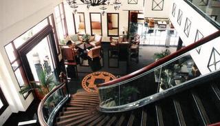 Equator Hotel Surabaya Luaran gambar
